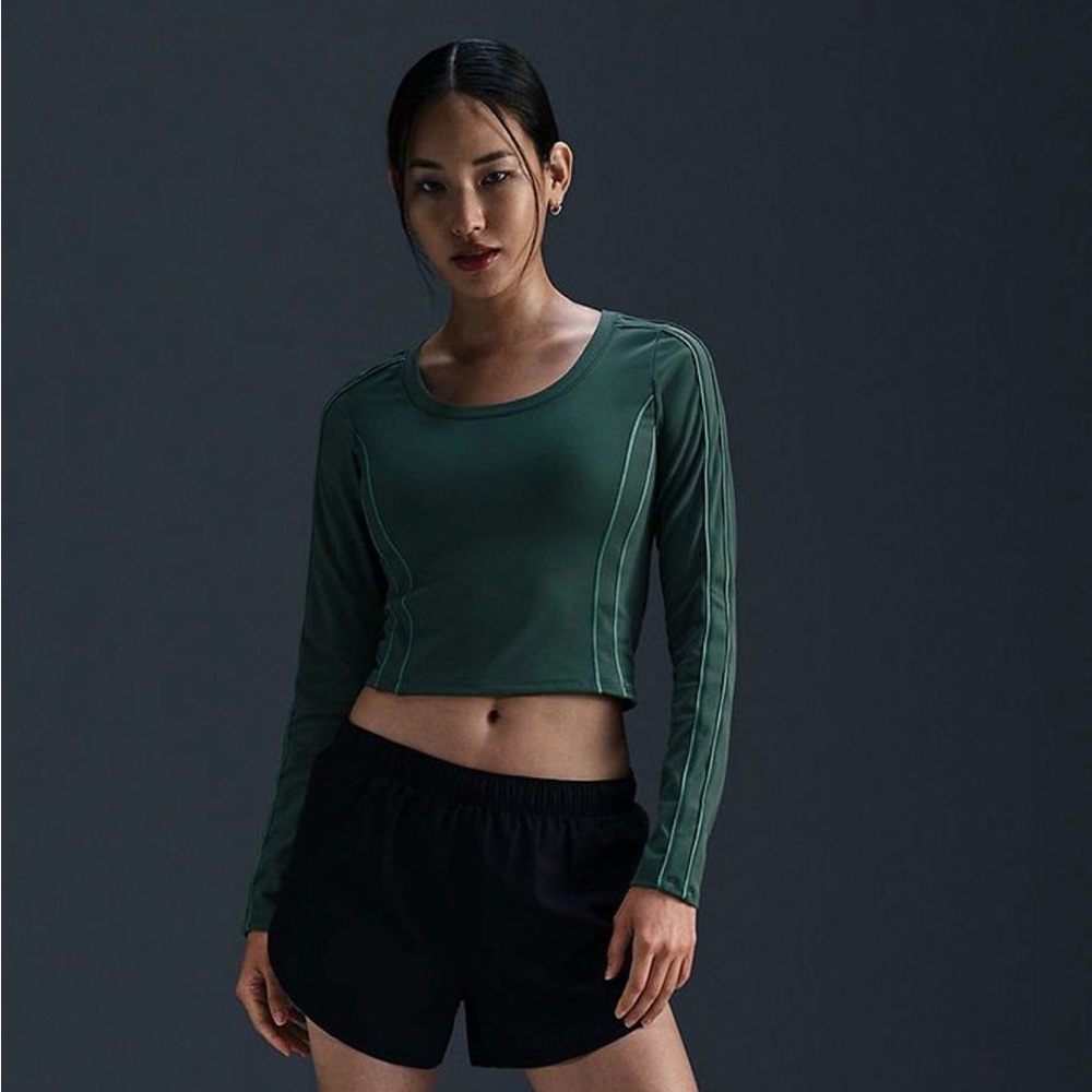 Nike One Dri-Fit Women's Sporty Forest Green Long Sleeve Cropped Tee New
